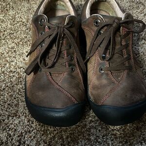 Keen Presidio outdoor leather hiking boots shoes sz 7 women sneakers, brown